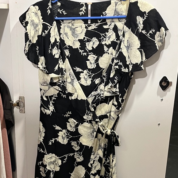 Free People wrap around dress - Picture 1 of 12
